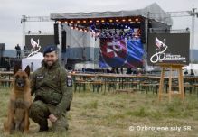 Vojensk polcia prispela k dstojnmu priebehu oslv 80. vroia vazstva nad faizmom