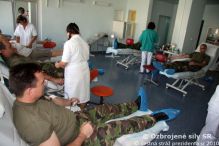 Vojaci estnej stre prezidenta darovali krv